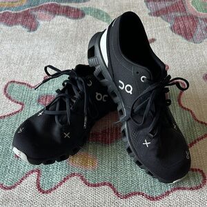 On Running Cloud Helion CloudTec Running Sneakers